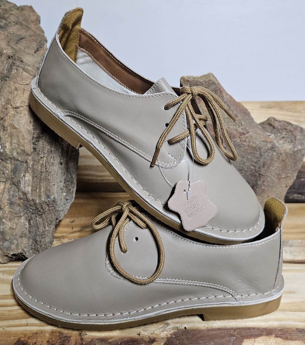 Laceup taupe